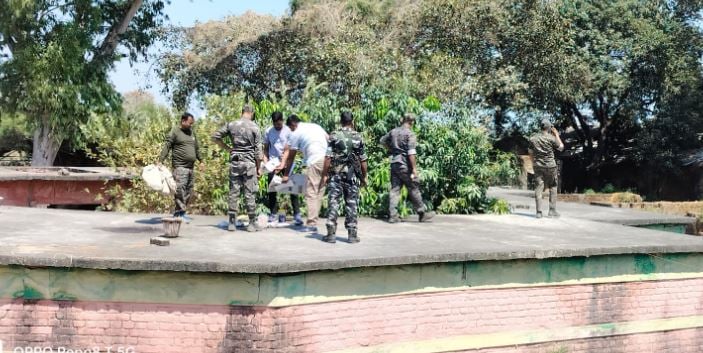 हुसैनाबाद बीआरसी कार्यालय में मिला रात्रि प्रहरी का शव, हत्या की आशंका सिर पर मिले गंभीर निशान