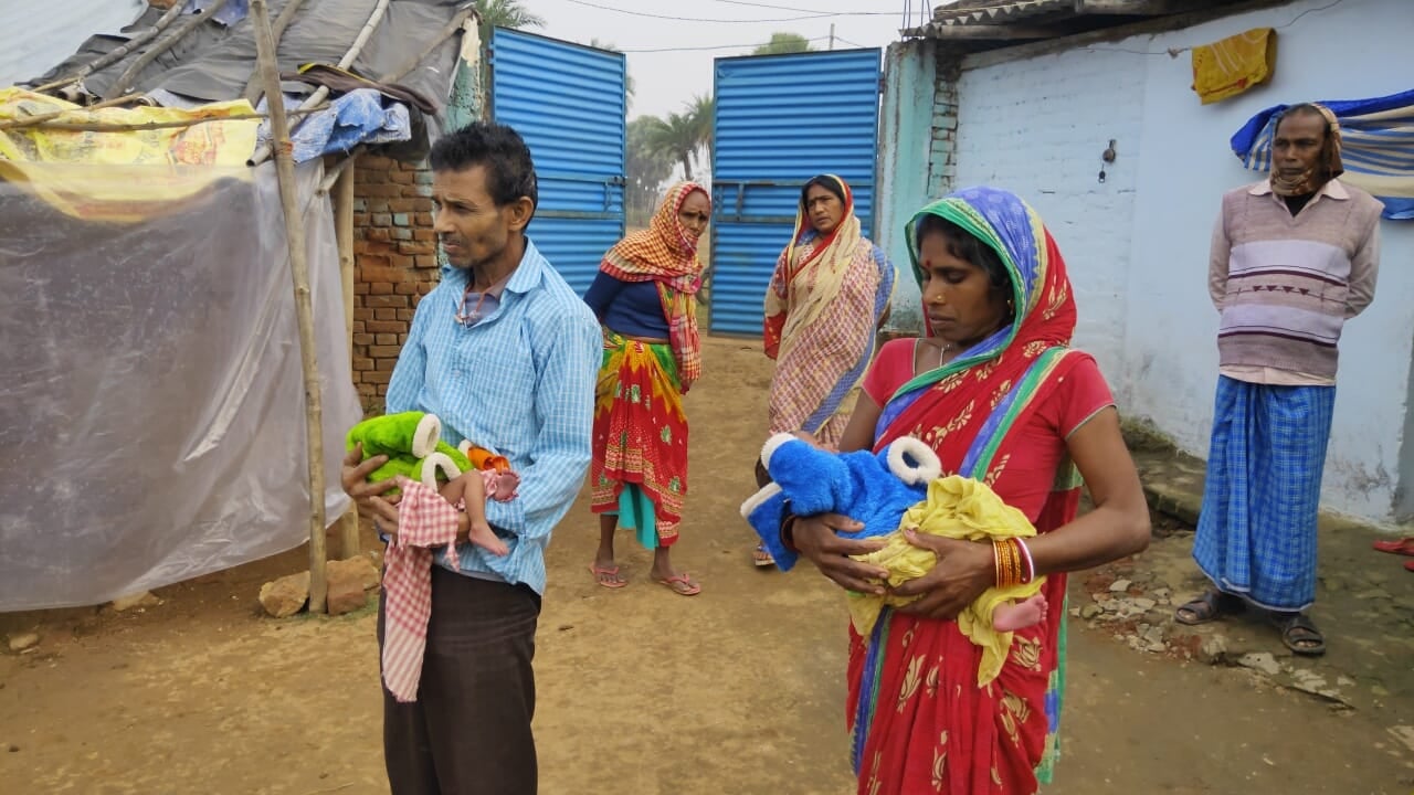 दो बेटियों के जन्म के बाद मां की मौत, चिंता की चिता को मुखाग्नि देने से पहले ही फरार हो गया पति
