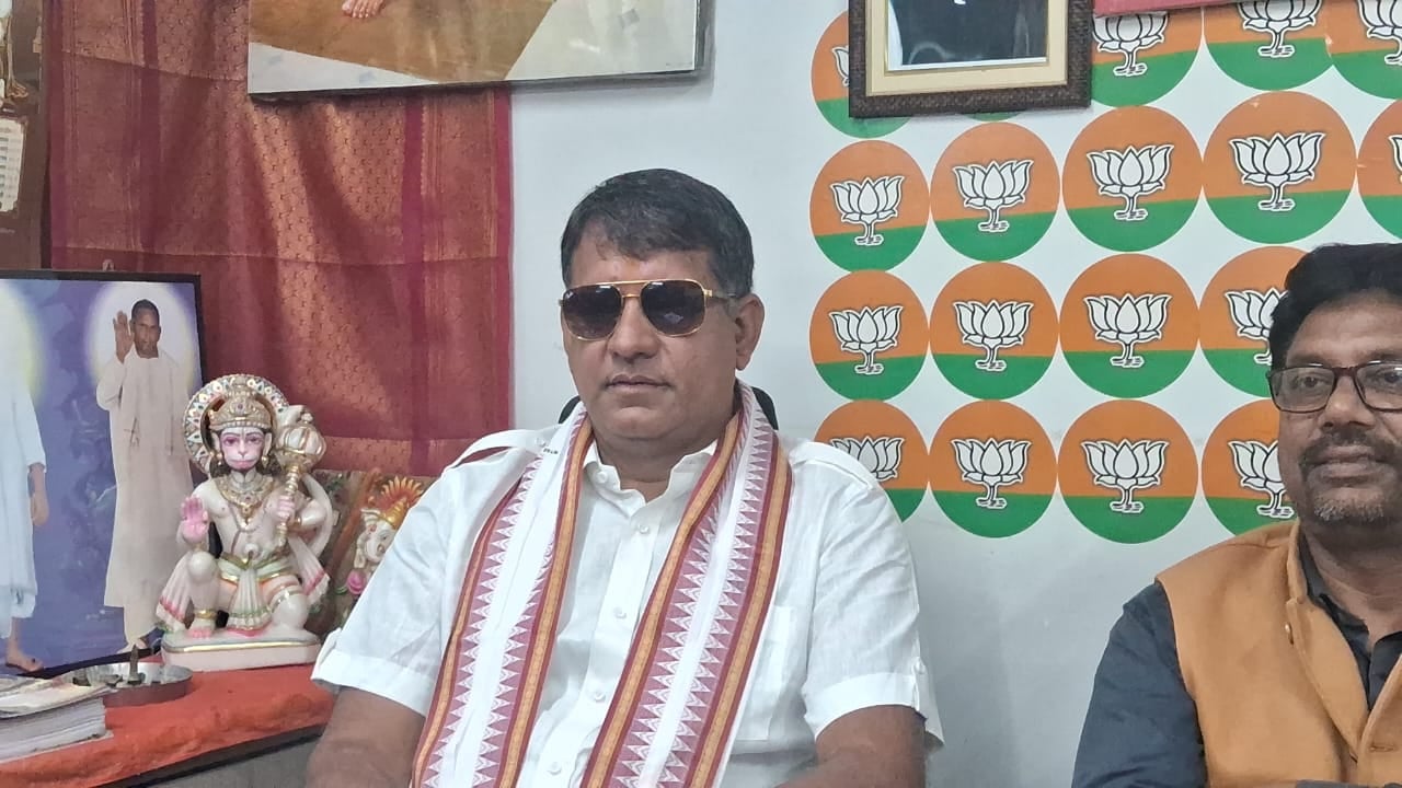 क्या सारठ विधानसभा क्षेत्र के विधायक देंगे इस्तीफा? राजनीति गर्म, विरोधी ने कही बड़ी बात