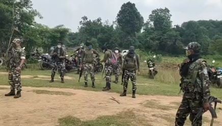 Big News: चाईबासा के सारंडा में IED ब्लास्ट, सीआरपीएफ के दो जवान घायल, एक की स्थिति गंभीर