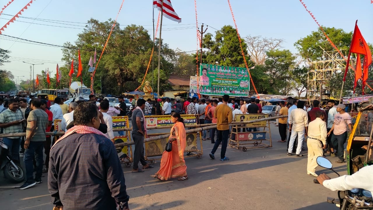 BIG UPDATE: भाजपा नेता सह जिप सदस्य की हत्या से रांची में उबाल! सड़क जाम कर प्रदर्शन
