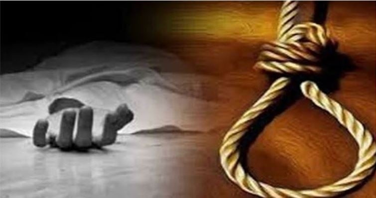 सेहरी करने उठी पत्नी तो पति को फंदे से लटका पाया, चिल्लाने के बाद जुटे लोग, मचा कोहराम