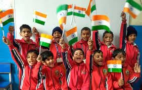 बक्सर में झंडोत्तोलन के दौरान बड़ा हादसा, करंट लगने से एक बच्चे की मौत, कई घायल