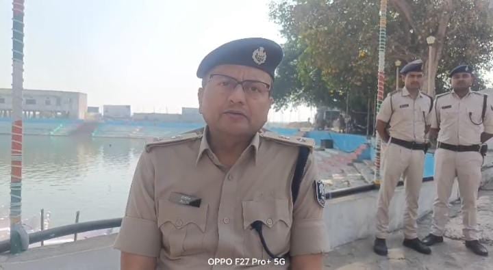 Bihar Breaking: दरभंगा में कलश यात्रा से लौट रहे लोगों पर पथराव, इलाका पुलिस छावनी में तब्दील, पढ़ें एसएसपी ने क्या कहा