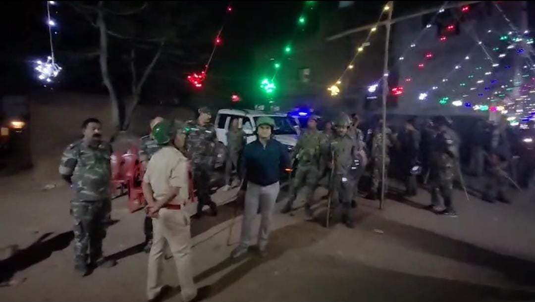 ईद के जश्न में डूबे गिरिडीह में आसामजिक तत्वों की बदमाशी, दो समुदाय के लोग आपस में भिड़े, जमकर हुआ पथराव