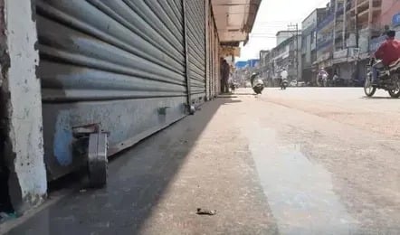 पलामू से बड़ी खबर: विश्रामपुर बाजार की सारी दुकानें बंद, सुबह से पसरा है सन्नाटा, जानिए आखिर क्या है मामला