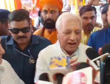 रामनवमी पर पटना के महावीर मंदिर पहुंचे महामहिम, कहा मै मंदिर भी जाऊंगा, मस्जिद भी जाऊंगा, गुरुद्वारा भी जाऊंगा जिसे जो सवाल उठाना है उठाएं