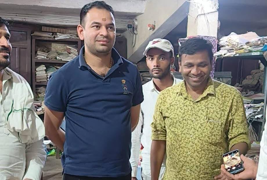 आखिर क्यों आधी रात हाफ पैंट और टीशर्ट में थाने पहुंचे तेजप्रताप? वजह जान हैरान रह जाएंगे आप