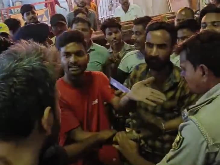 वाह रे बिहार! वाहन चेकिंग के दौरान युवकों ने एसआई के साथ की धक्का-मुक्की, हथियार छीनने का किया प्रयास, तो पुलिस ने उठाया ये कदम