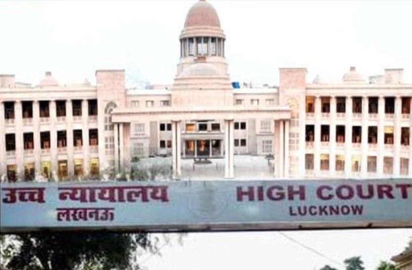 शर्ट का बटन खोलकर कोर्ट पहुंचने वाले वकील को मिली सजा, जानिए क्या है पूरा मामला