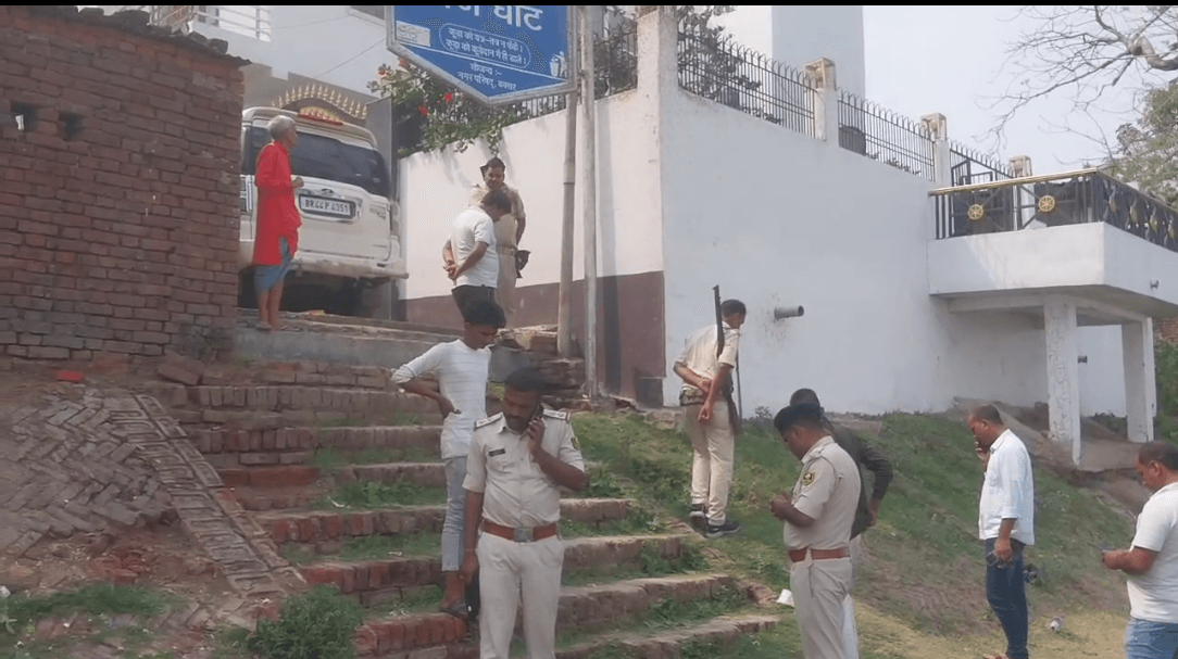 शराब माफियाओं के आगे बिहार सरकार बेबस! पुलिस टीम पर तस्करों ने की अंधाधुंध फायरिंग,