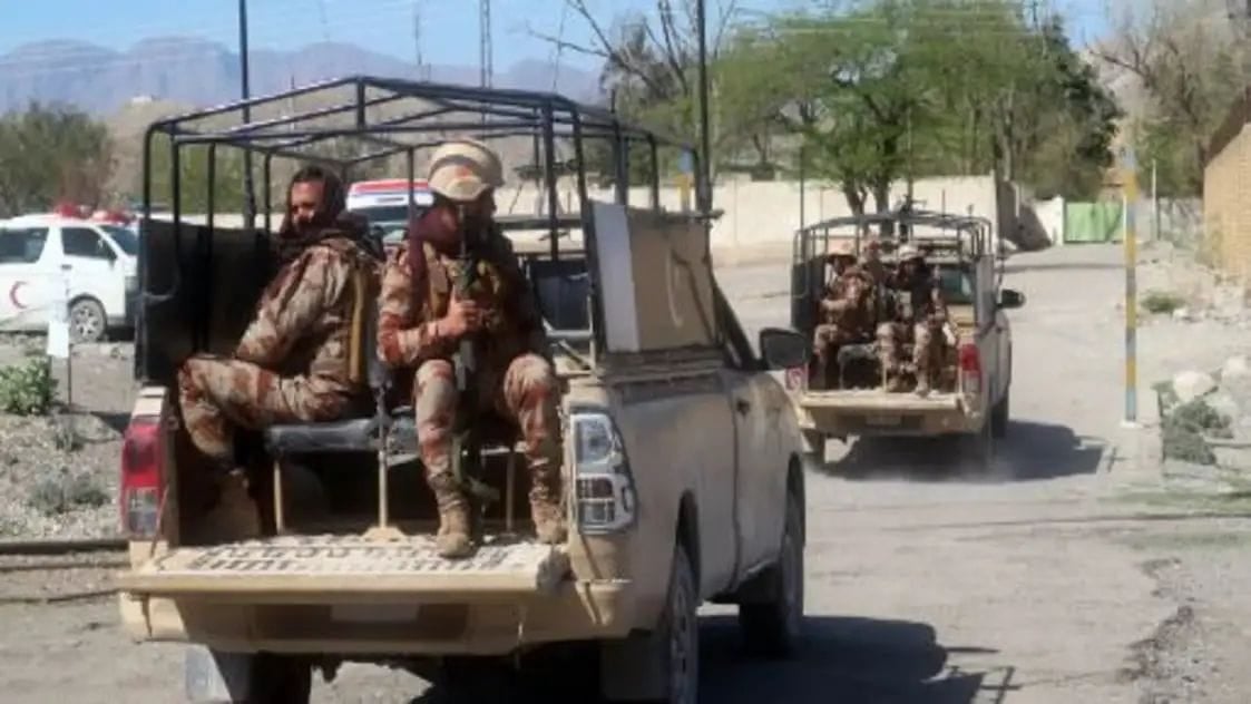 पाकिस्तान में एक बार फिर ट्रेन को किया हाईजैक, जानिए विस्तार से