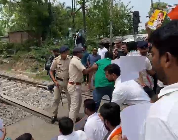 नेशनल हेराल्ड मामले में ईडी के खिलाफ कांग्रेस का हल्लाबोल, यूथ कांग्रेस के नेताओं ने पटना में रोकी ट्रेन