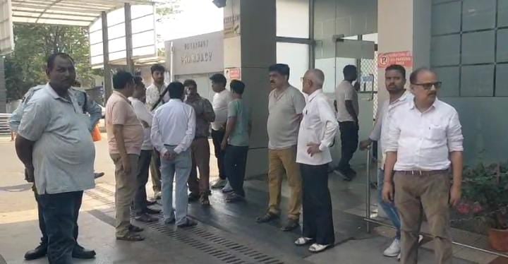 Breaking: सरायकेला में अपराधियों का तांडव, एसबी ट्रेडर्स के मालिक संजय बर्मन को दिनदहाड़े मारी गोली, हालत नाजुक