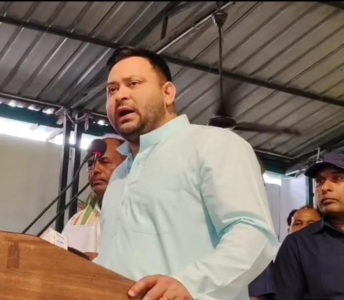 Bihar Politisc:पटना में महागठबंधन की बैठक शुरू, सीएम फेस के लिए तेजस्वी के नाम का होगा एलान या कांग्रेस का कुछ और प्लान