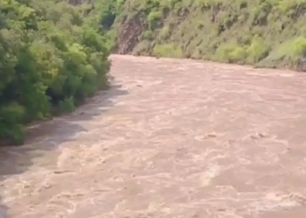 झेलम नदी के पानी ने पाकिस्तान में मचाई तबाही, पीओके में आई बाढ़ से मची अफरा -तफरी