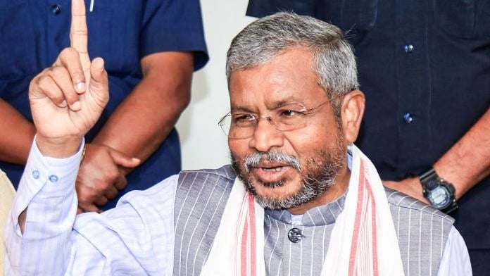 भाजपा प्रदेश अध्यक्ष बाबूलाल मरांडी के निशाने पर क्यों आ गए हैं मंत्री डॉ इरफान अंसारी,पढ़िए इस रिपोर्ट में