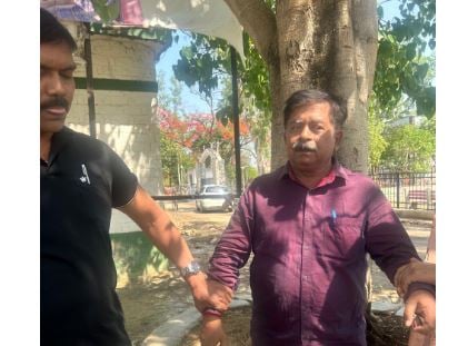 BREAKING: 45 हजार घूस लेते नप गए हल्का कर्मचारी सुरेंद्र प्रसाद, ACB की टीम ने रंगेहाथों दबोचा