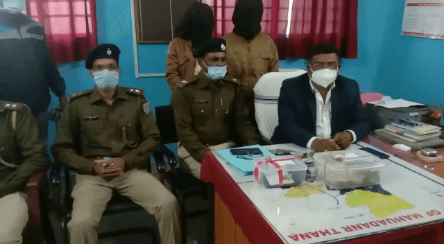 लेवी के एक लाख सत्तर  हजार रूपये के साथ दो माओवादी समर्थक  गिरफ्तार, छत्तीसगढ़  भागने के फ़िराक़ में थे दोनो नक्सली