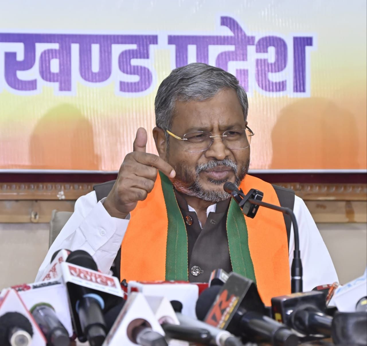 संविधान सभा के आयोजन पर बीजेपी का तंज, ‘सौ चूहे खाने के बाद बिल्ली हज को चली’ कहावत को चरितार्थ कर रही कांग्रेस