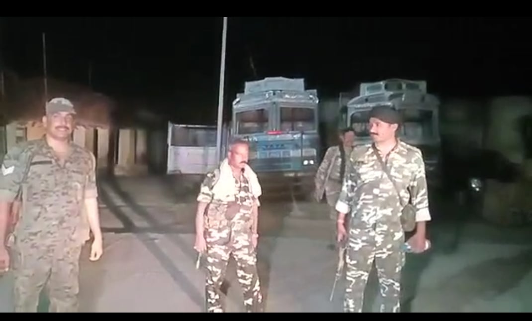 चतरा मंडल कारा में तीन घंटे चली छापेमारी, तंबाकू और गुटखा समेत आपत्तिजनक सामान बरामद