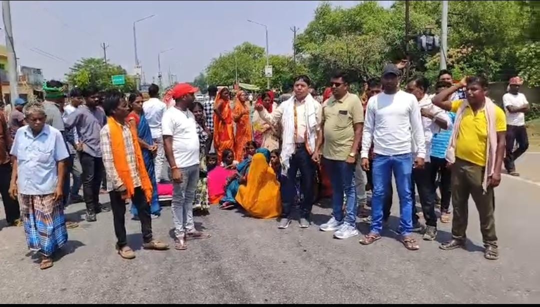 बोरवेल चालक की मौत मामले में गिरिडीह एसपी ने तीन पुलिसकर्मियों को किया सस्पेंड, परिजनों ने पुलिस पर लगाया था ये आरोप