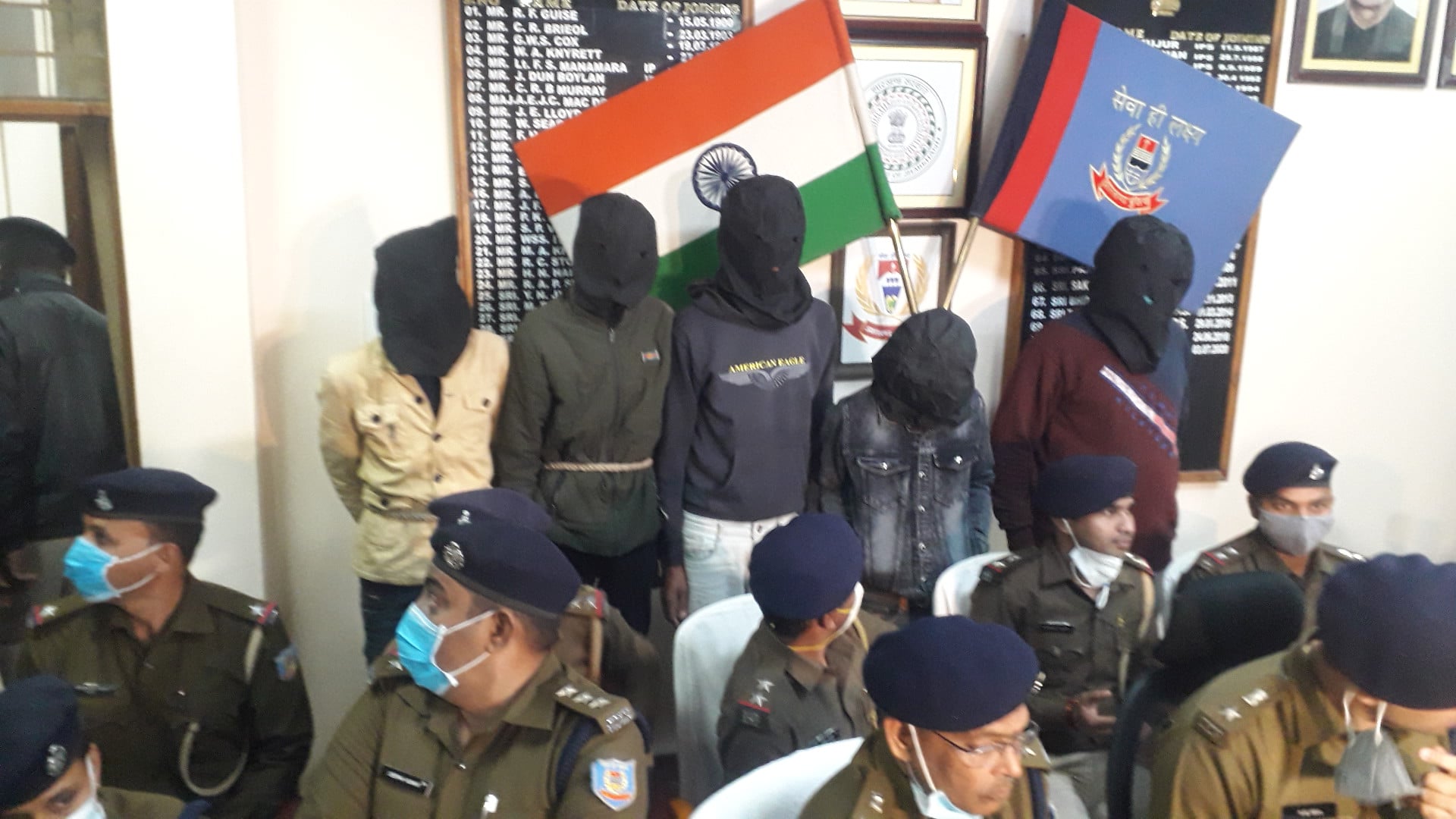 मोरहाबादी गैंगवार का हुआ खुलासा,पुलिस ने पांच अपराधियों को किया गिरफ्तार