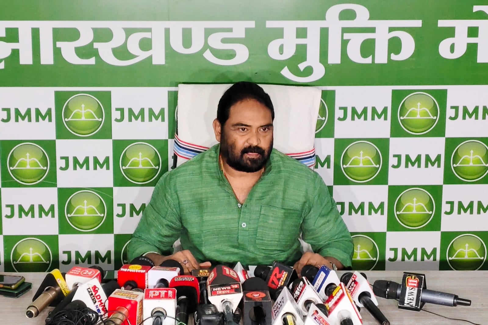 झारखंड मुक्ति मोर्चा का बड़ा फैसला, सरना धर्म कोड को लेकर तय किए गए आंदोलन कार्यक्रम को किया स्थगित