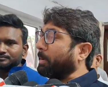 भारत और पाक के बीच घोषित शांति समझौते पर राजनीति गर्म, कांग्रेस नेता जिग्नेश मेवाणी का PM पर हमला, कहा 56 इंच का सीना अब क्यों है मौन?