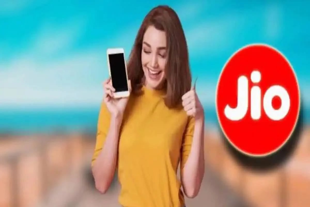 Jio के यूजर्स को इस रिचार्ज प्लान से मिलेंगे ढेरों बेनिफिट, जान लीजिए 98 दिनों वाले इस सस्ते रिचार्ज प्लान के बारे में