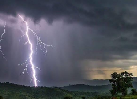 Weather Alert:आज ठंडा-ठंडा, कूल-कूल रहेगा झारखंड का मौसम, इन 15 जिलों में गरज के साथ होगी बारिश, वज्रपात का अलर्ट