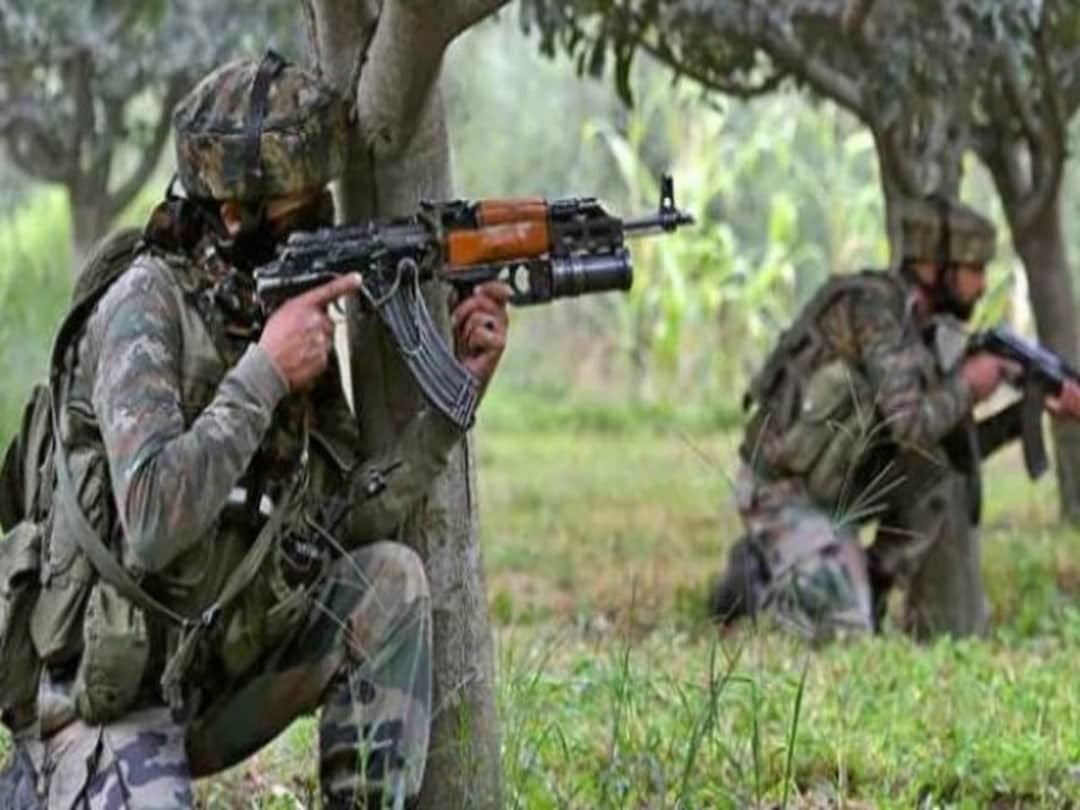 Big News: कश्मीर के त्राल में एनकाउंटर, एक आतंकी मारा गया, ऑपरेशन जारी