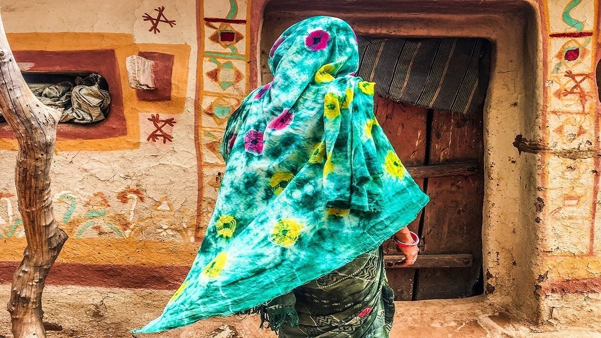 जिस घर में लगाता था गाड़ी, उसी घर की महिला के साथ किया गंदा काम