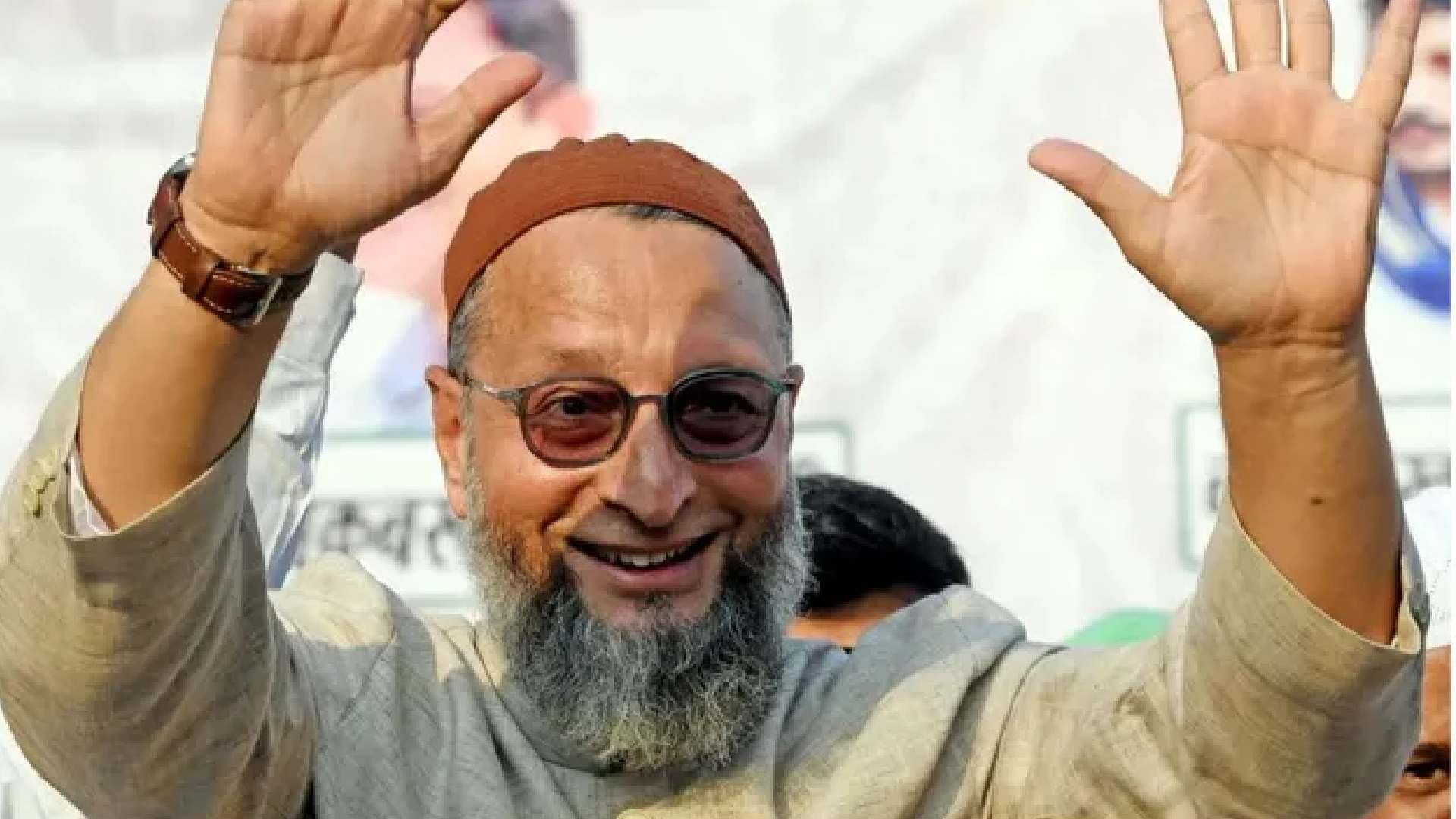 SWAG में OWAISI” पाकिस्तान में मचे बवाल पर ओवैसी ने कहा "तुम्हारा जीजा हूँ,देखते रहो और बोलते रहो इतना खूबसूरत तुम्हारे देश में कोई नहीं"