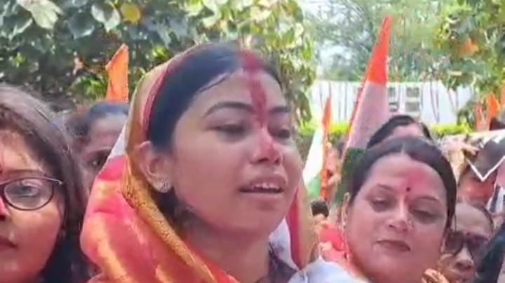 जमशेदपुर:विधायक पूर्णिमा दास संग महिलाओं ने निकाली 'सिंदूर यात्रा', ऑपरेशन सिंदूर की सफलता को किया समर्पित