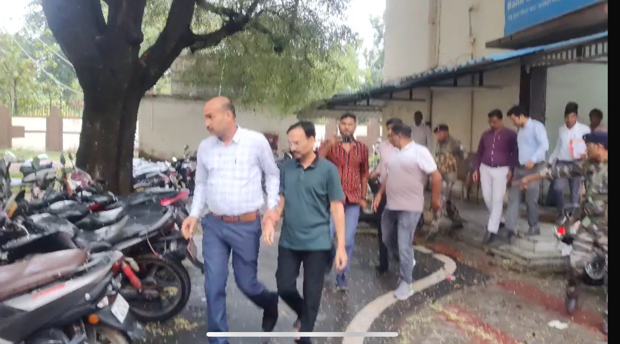झारखंड शराब घोटाला : IAS विनय चौबे के बाद तीन और की गिरफ़्तारी, कुछ और बड़े चेहरे रडार पर
