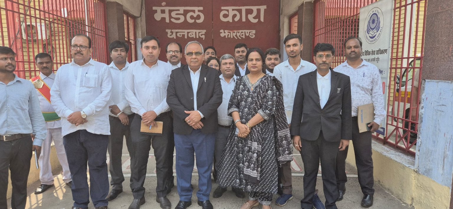 प्रधान जिला और सत्र न्यायाधीश अचानक निरीक्षण को पहुंचे धनबाद जेल, बंदियों से की बात, पढ़िए -क्या -क्या दिए निर्देश