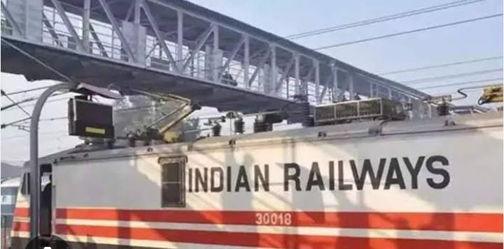 Railway News: रेलवे ने टिकट अपग्रेड सिस्टम में किया बड़ा बदलाव, अब यात्री कम पैसे में भी उठा सकेंगे इन सुविधाओं का लाभ