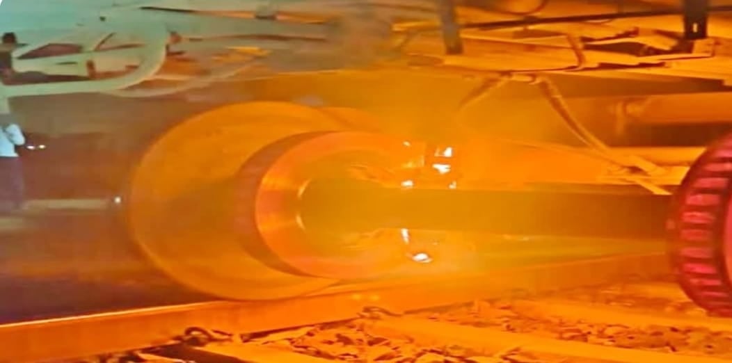 बर्निंग ट्रेन होने से बाल-बाल बची कोलकाता-जम्मूतवी एक्सप्रेस, पहिए में ब्रेक बाइंडिंग के चलते उठी आग की लपटे