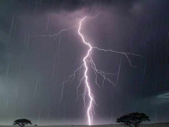 Weather Alert: आज झारखंड के इन 8 जिलों में तबाही मचा सकता है मौसम, रहें सावधान,पढें IMD का ताजा अपडेट