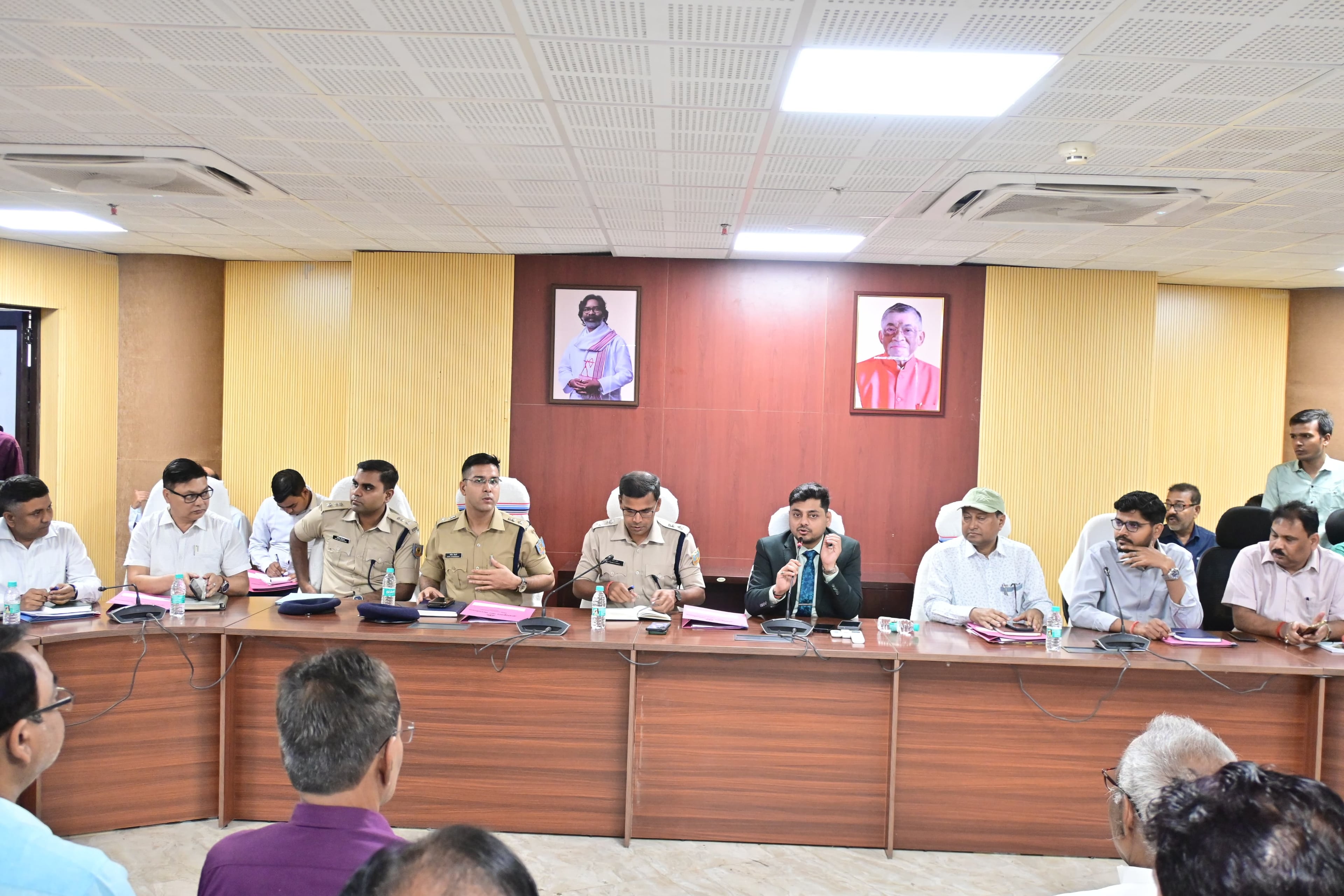 जिलास्तरीय शांति समिति की बैठक: डीसी, एसएसपी ने क्या दी सख्त चेतावनी, पढ़िए इस रिपोर्ट में
