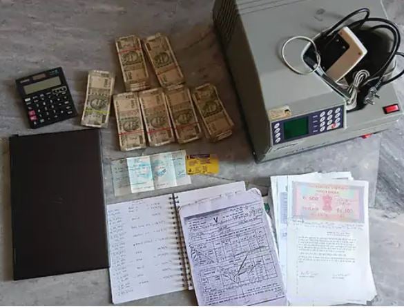 समस्तीपुर में निलंबित ASI के घर से मिला AK-47 और भारी मात्रा में गोला बारूद, एक करोड़ रुपए से ऊपर कैश भी बरामद