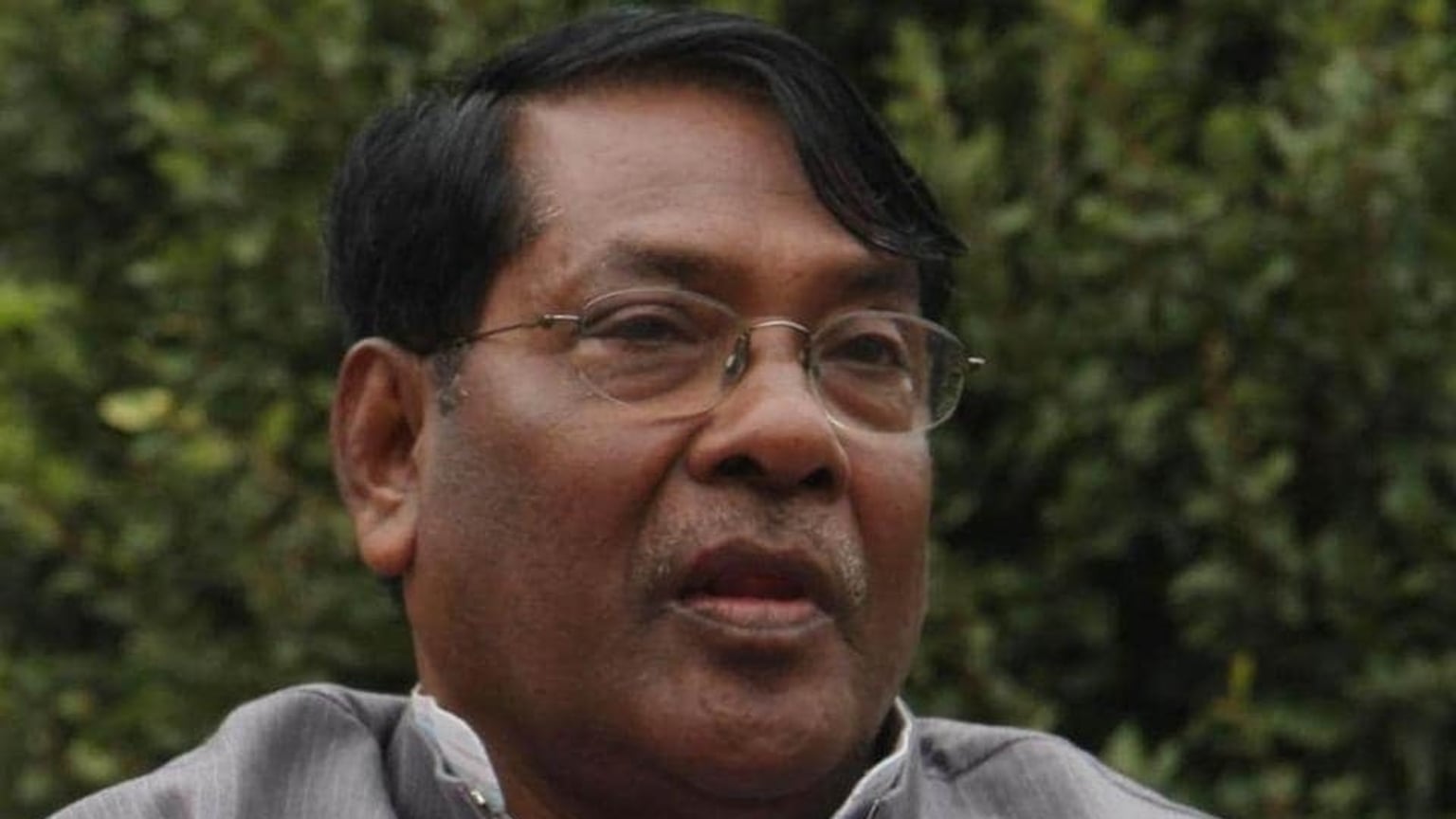 Jharkhand Politics: सरकार को नसीहत देकर क्या पूर्व मंत्री रामेश्वर उरांव अपनी पार्टी में हीअलग -थलग पड़ गए, पढ़िए