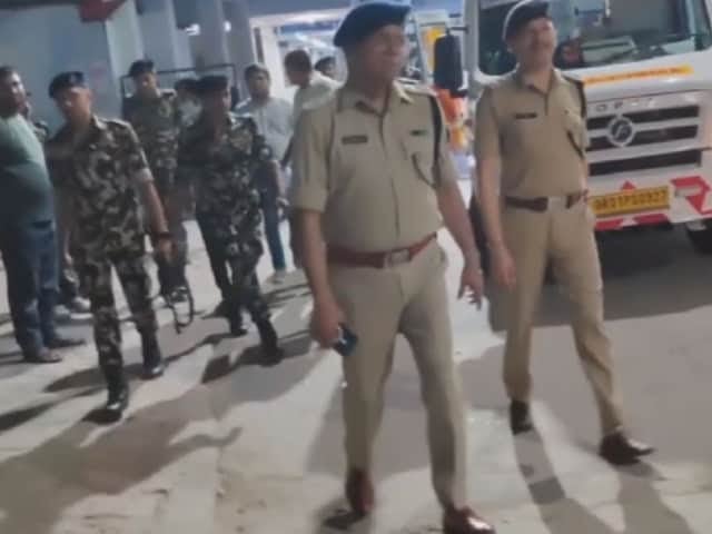 हाजीपुर में पुलिस और अपराधियों के बीच मुठभेड़, एक कुख्यात आरोपी को लगी गोली