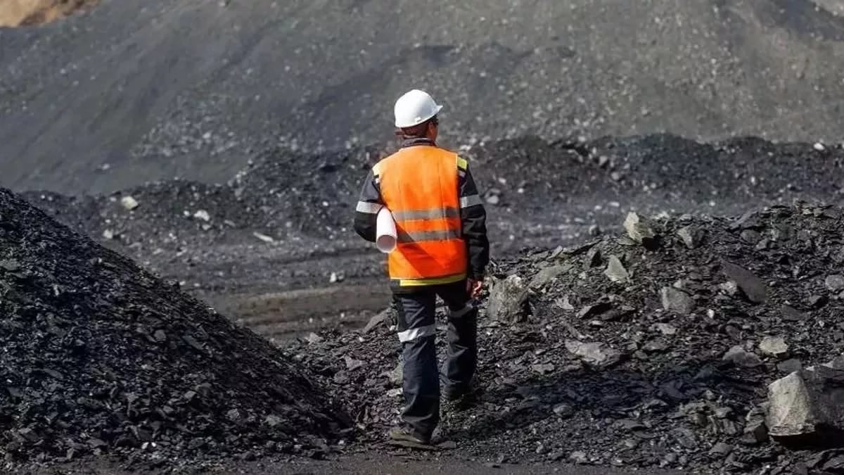 रिटायरमेंट के बाद कैसे परेशान किए जाते हैं कोयला कर्मी, कैसे काम करता है गठजोड़, पढ़िए इस रिपोर्ट में