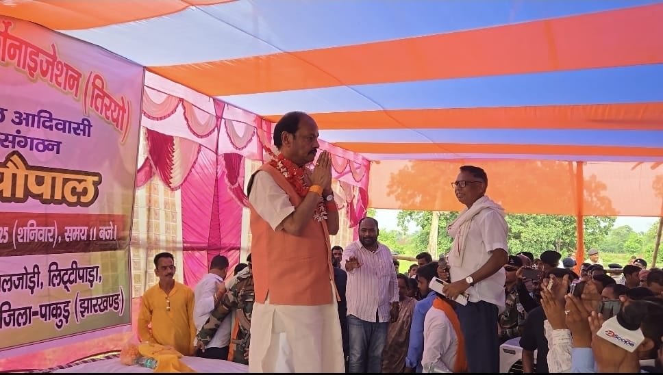 जन चौपाल में पूर्व मुख्यमंत्री रघुवर दास ने भरी हुंकार, कहा- हेमंत सरकार सिर्फ भाषण देती है, कुछ समाधान नहीं करती