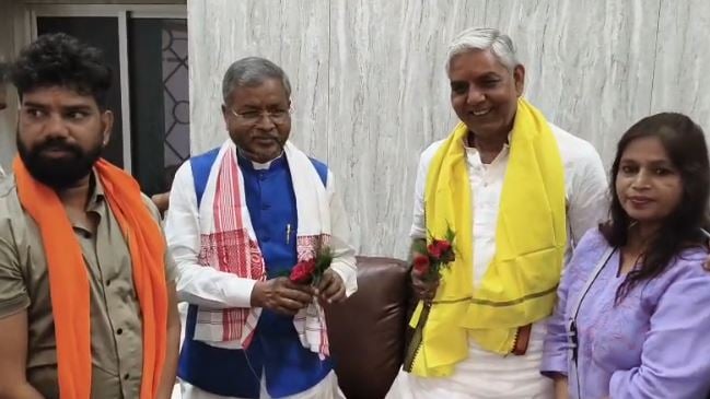 बिगड़ती कानून व्यवस्था पर बाबूलाल मरांडी का तंज-बालू से लेकर खनिज तक की मची है लूट, कमाने में लगे हैं सरकार में बैठे लोग