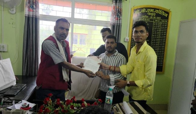 शिक्षा पर संकट: पाकुड़ के के एम कॉलेज की बीएड मान्यता रद्द, 10 दिन में समाधान नहीं तो तालाबंदी: ABVP