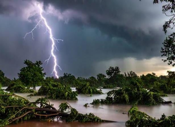 Weather Alert:आज झारखंड के इन पांच जिलों में भारी तबाही मचा सकती है बारिश,पढ़े 29 जून तक कैसा रहेगा मौसम