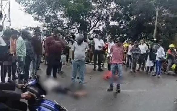 BREAKING: राजधानी रांची के दलादली चौक के पास भीषण सड़क हादसा, दो लोगों की मौत